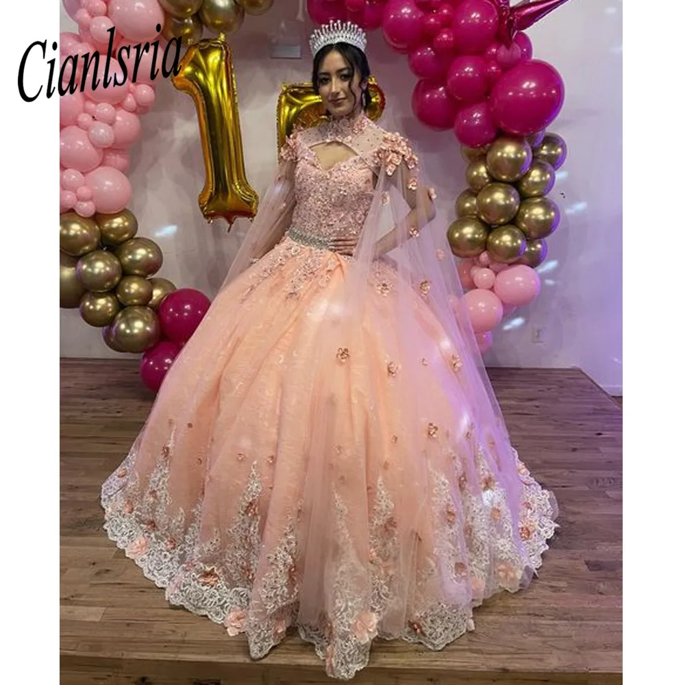 2022 스파클리 볼 가운 Quinceanera 드레스와 케이프 Sweetheart Lace Applique Sweet 16 Dress Party Wear