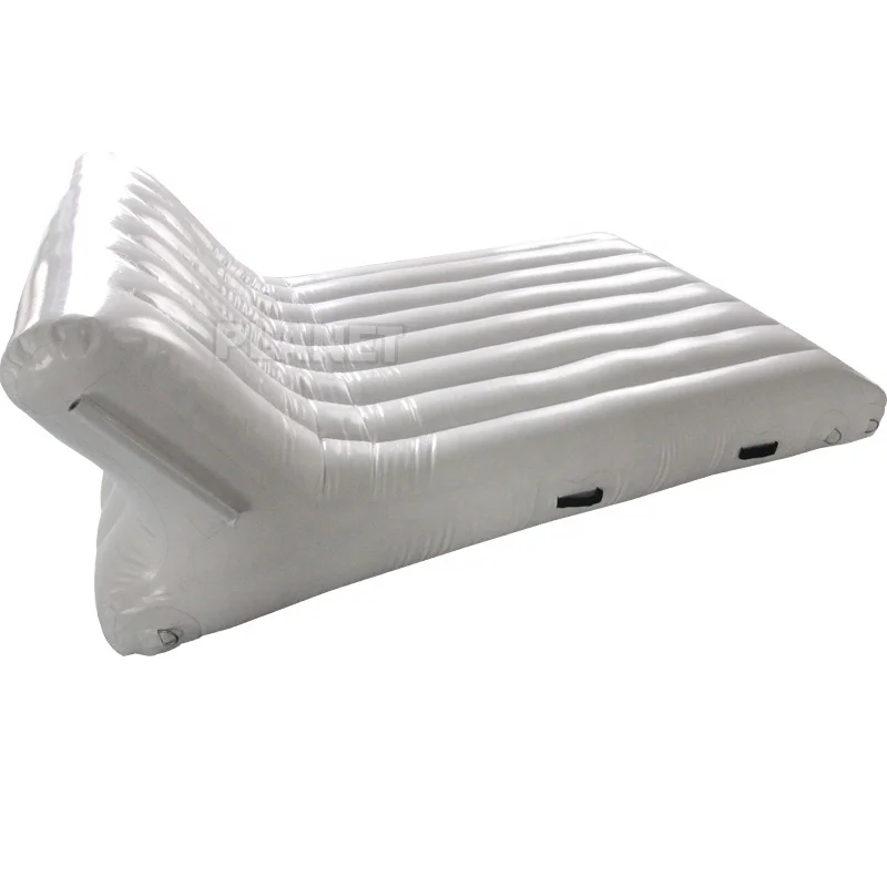 Nuevo diseño barato barco yate inflable isla flotante plataforma cama grande inflable Loue sofá de agua silla