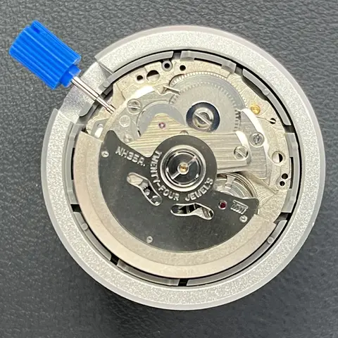 Japonya Orjinal NH35 Otomatik Mekanik Mekanizma Yüksek Hassasiyetli 24 Taşlı Mod Saat Yedek Parçası NH35A Tarih 3:00 Konumunda