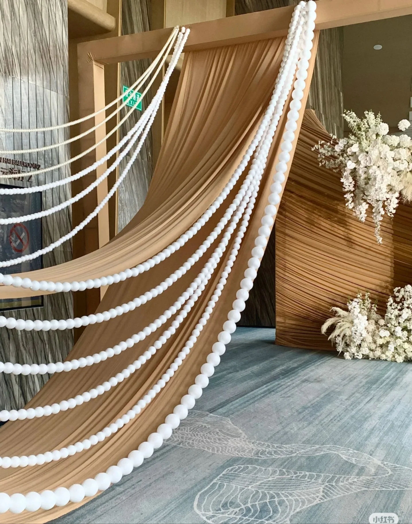 Giant Foam Ball String Wedding Decoration Hanging Pearl Chain Pendant Hanging For Backdrops Wall Photography Props Display