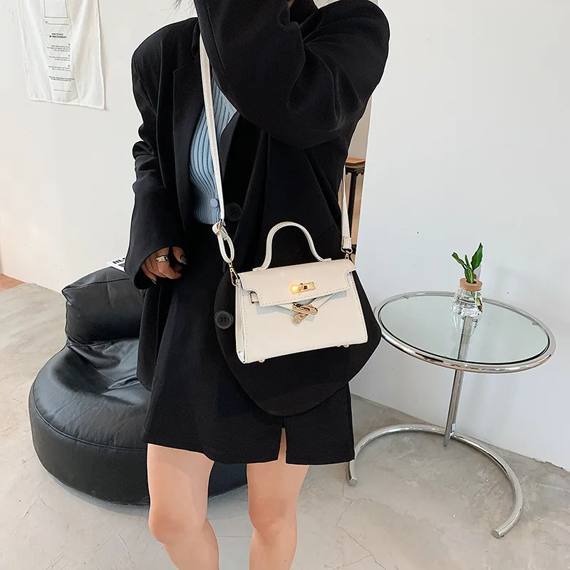 

Bag Women 2025 Spring and Autumn New Style Lock Fashion Women's Bag Trendy Embossed Women's Shoulder Bag Trendy Crossbody Bag