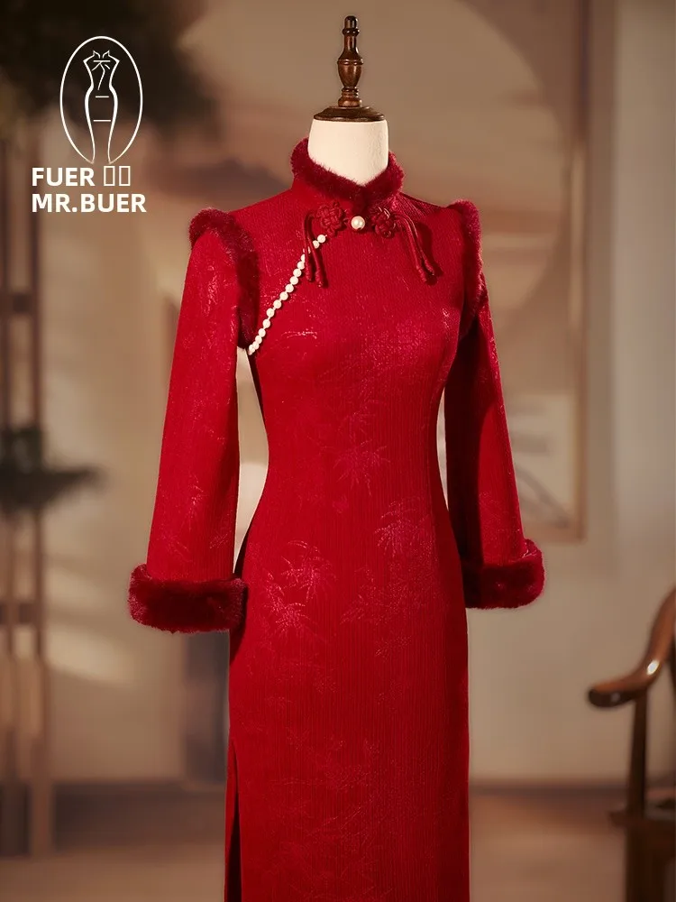 abito-da-sposa-rosso-elegante-per-giovani-nuova-collezione-2026-per-fidanzamento-taglie-forti-autunno-inverno