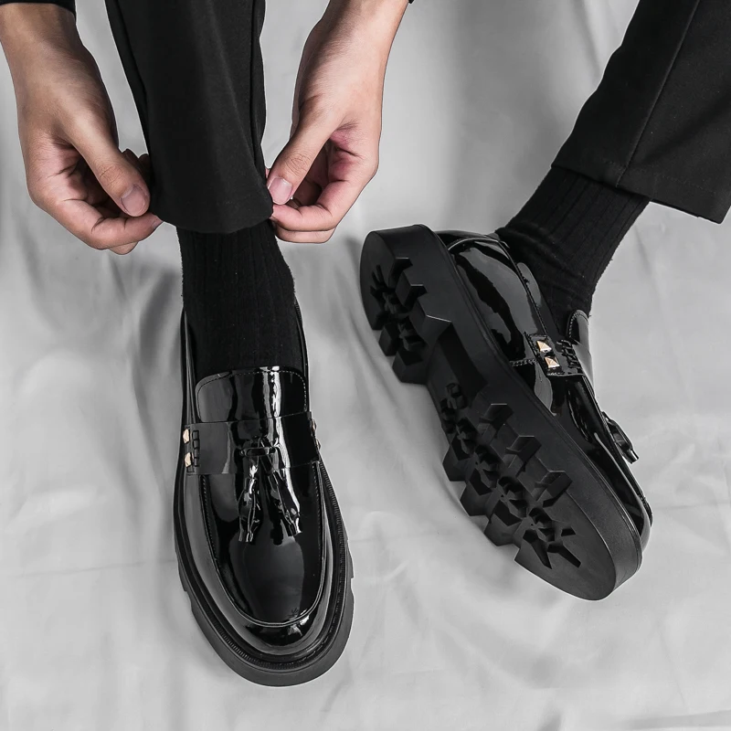 

Classic Tassel Loafers Modern Stylish Thick Soled Men's Business Leather Shoes Anti Slip and Wear-resistant Casual Driving Shoes