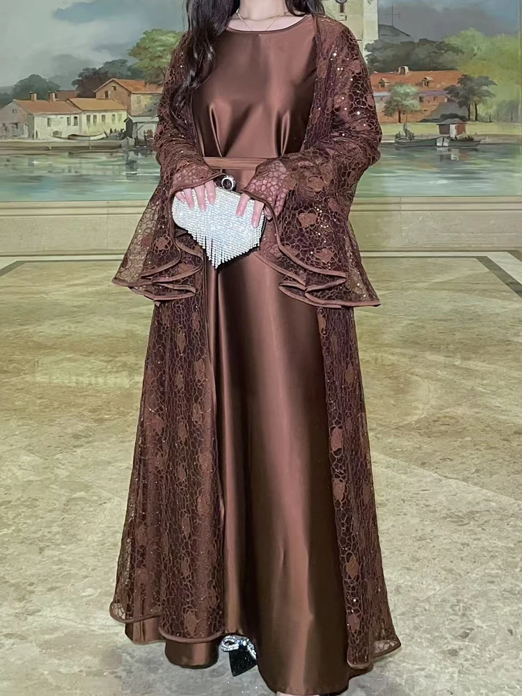 

Элегантный костюм из двух предметов: сексуальное платье с вышивкой и ажурными вставками, модный пальто-накидка с расклешенными рукавами, свободный крой, для вечеринок, с круглым вырезом, длинное платье