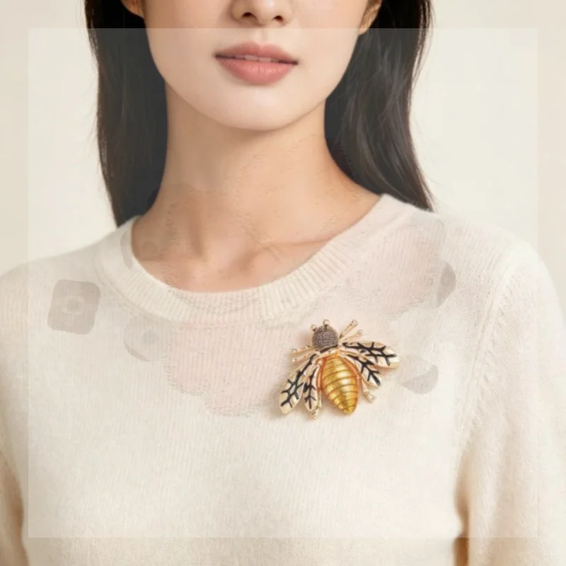 Enamel Bee Brooch Retro Unisex Insect Lapel Pin Smooth Surface for Date Outing Office Work Creative Friend Gifts