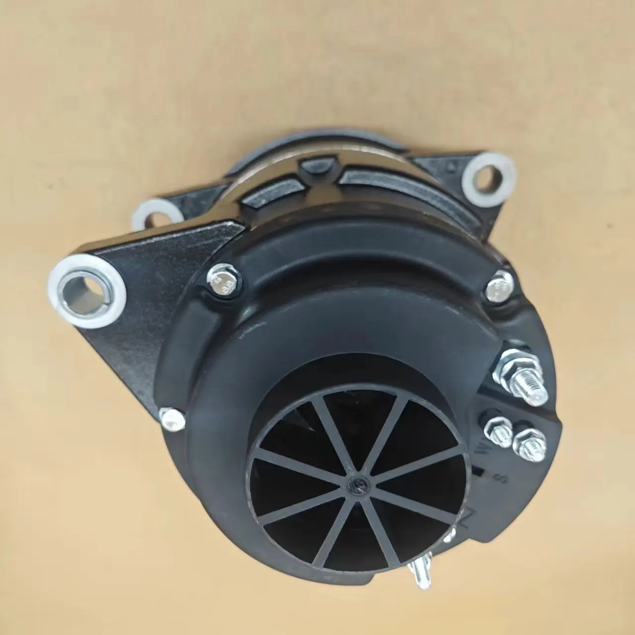 

HighPerformance Car Alternator AC172RA 370100180 with 28V 140A Output