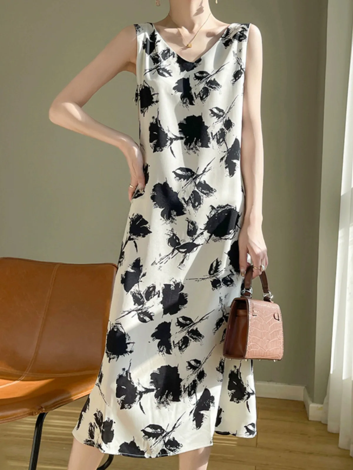 Ele Floral V-Ne sangle en soie Dr femmes été 2024 nouveaux vêtements intérieurs acétate Base en satin jupe longue a-ligne taille haute sans Sl...