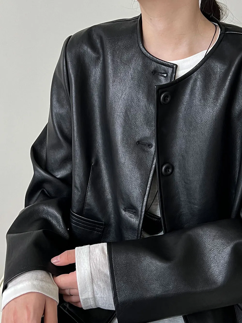 Modische einreihige kurze Lederjacke im koreanischen Stil für Damen, 25. Herbstneuheiten, klassische, vielseitige PU-Jacke