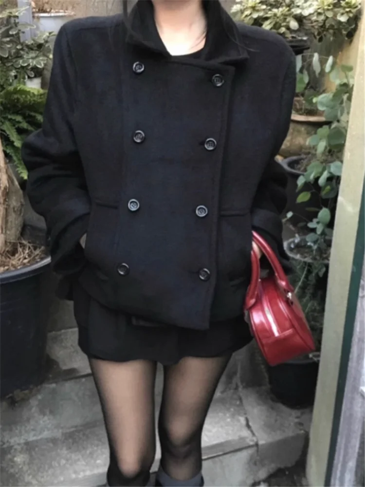 معطف صوفي نحيف مزدوج الصدر على طراز الأكاديمية لخريف وشتاء جديد للنساء بياقة مقلوبة بيج وأسود ملابس خارجية قصيرة غير رسمية