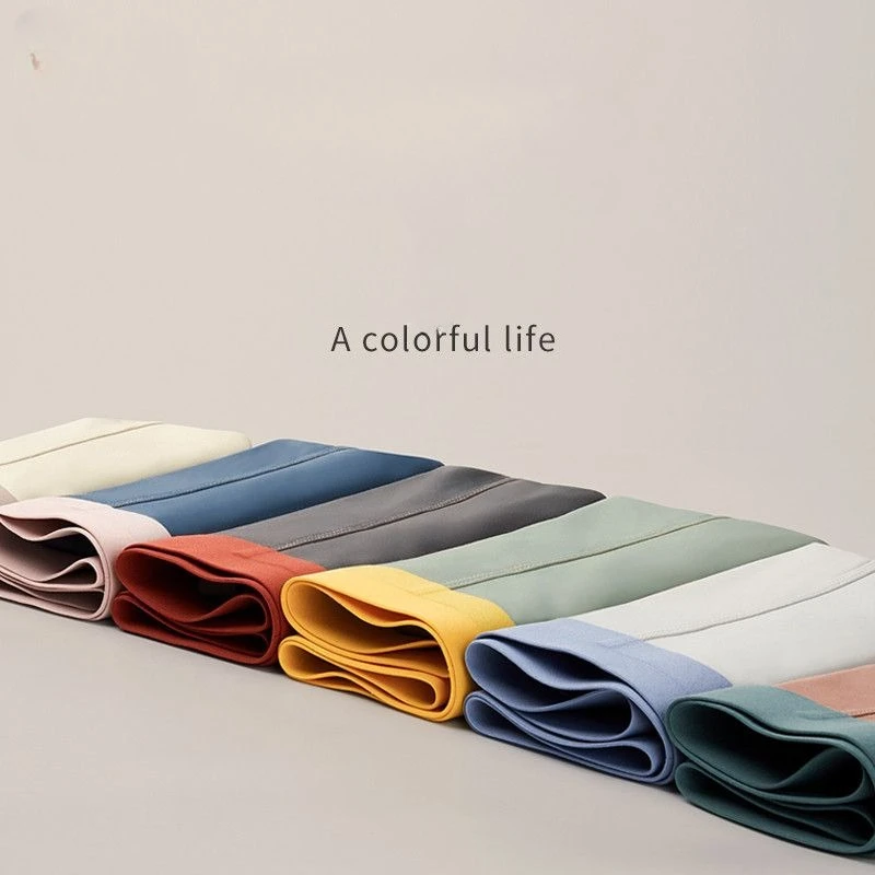 Men's Underwear Is Skin-friendly, Silky, Breathable, Quick-drying and Comfortable. Men's Boxers Has No Traces. One-piece Panties