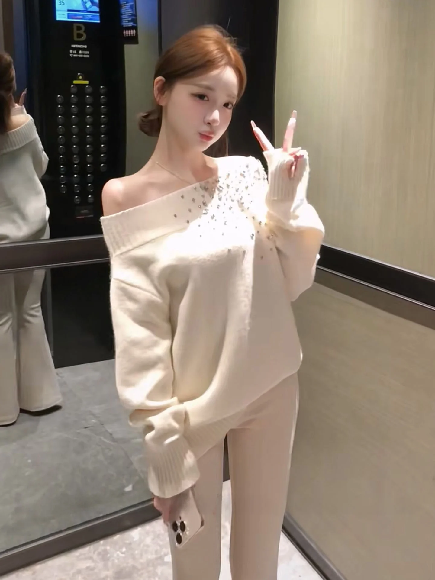 

White Sequin Long Sve Knitted Sweater Women's Loose Fit Autumn Winter Casual Sle Faion Sensation Slimming oulder Design