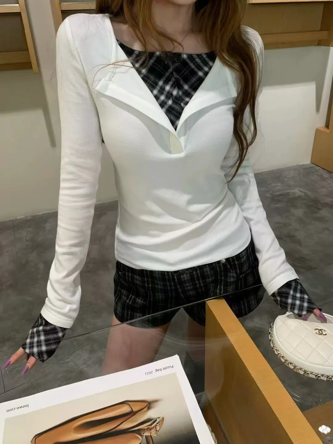 

Весна 2026: Женский приталенный длинный топ с круглым вырезом, в клетку, с эффектом двухслойности, модный универсальный базовый слой