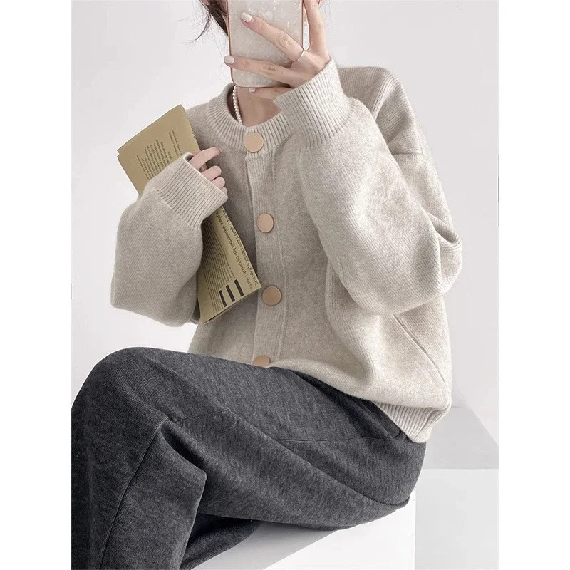 

Soft waxy single-breasted knitted cardigan women's 2025 spring and autumn fashion loose Korean sweater simple retro top jacket