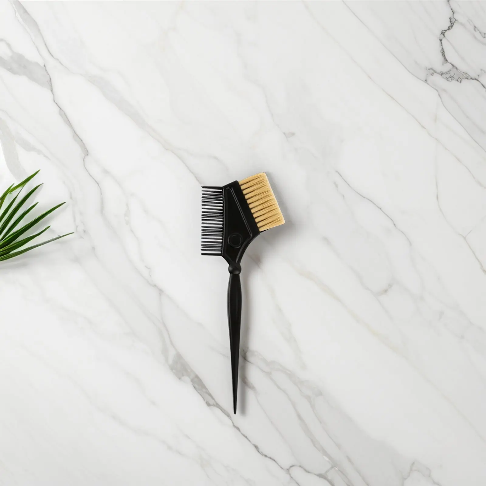 

3Pcs Hair Dyeing Brushes Premium Long-Lasting Tint Application Tools Comfortable Handle Non-Slip for Salon and Home DIY Use