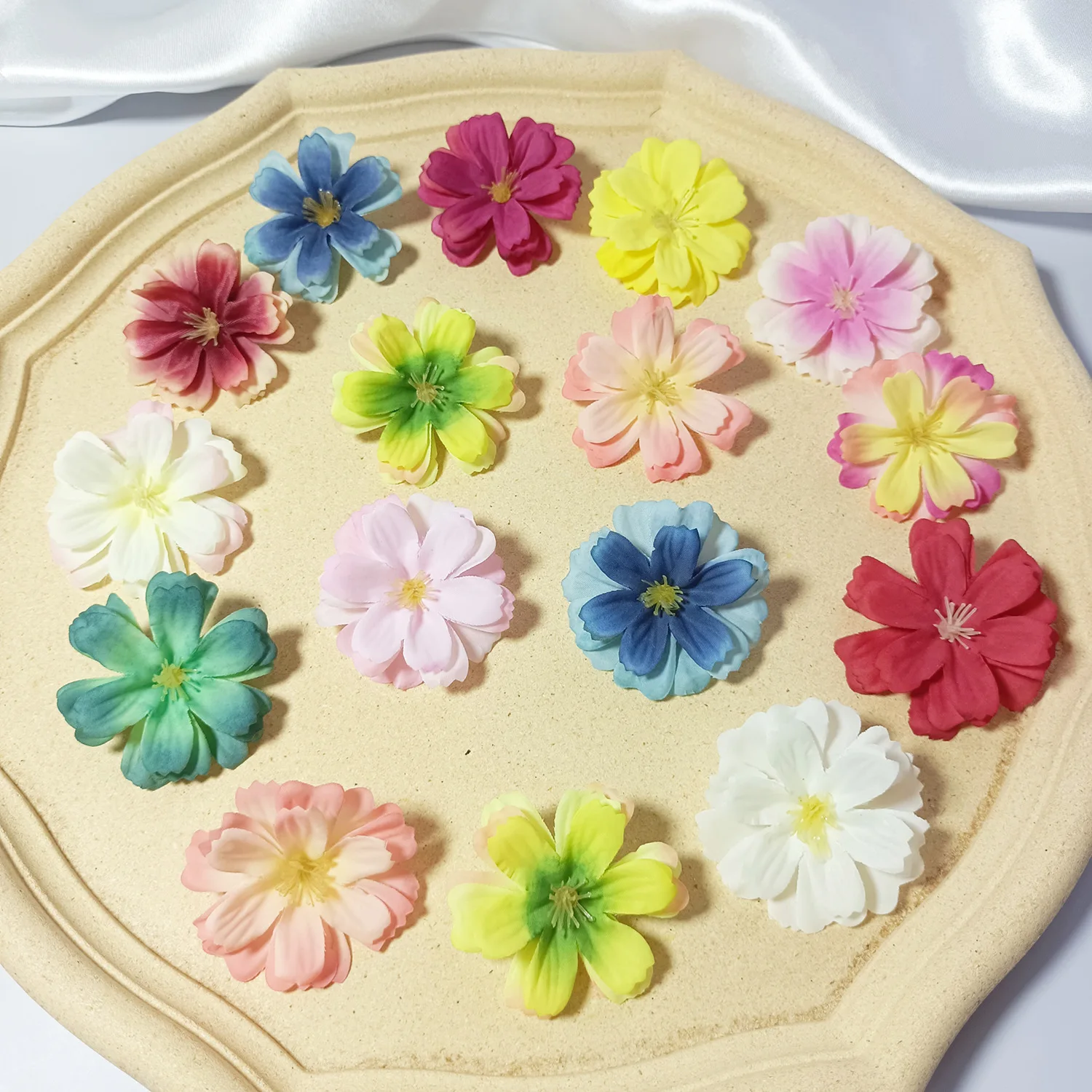 

20Pcs Multicolor Daisy Flower Heads 4.5cm Silk Artificial Flowers for Wedding Home Room Decoration Christmas Wreath Scrapbooking