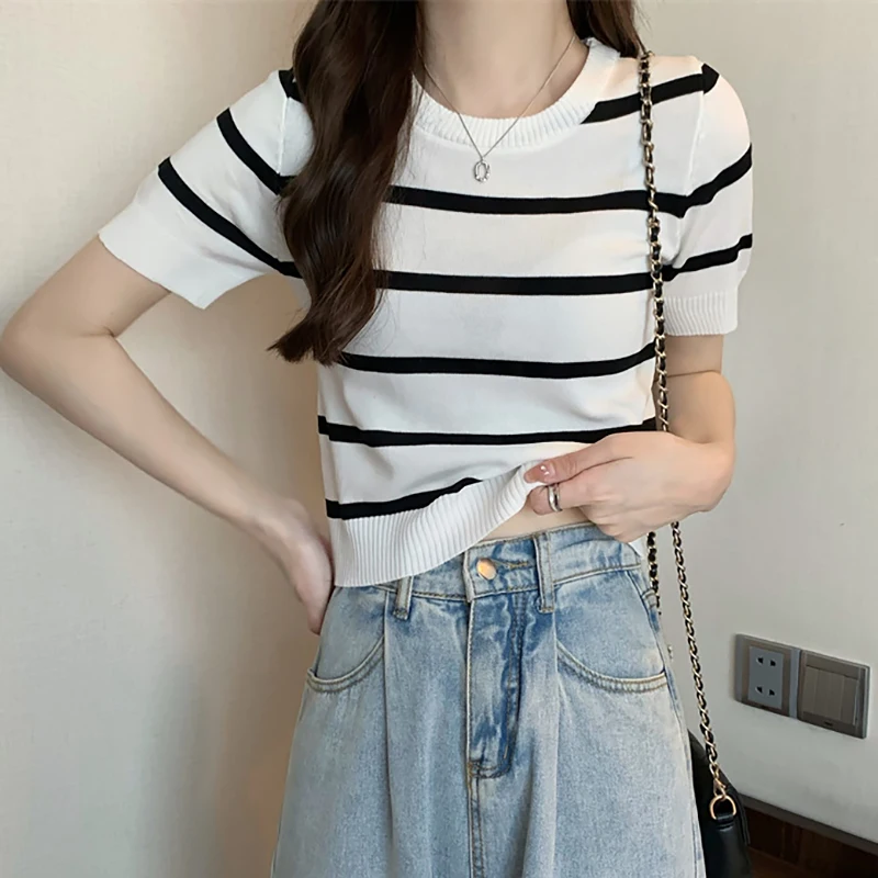 Women's Summer 2024 New Fashion Korean Version Round Neck Striped Knit Shirt Short-Sleeved Slim T-Shirt Casual Design Short Tops