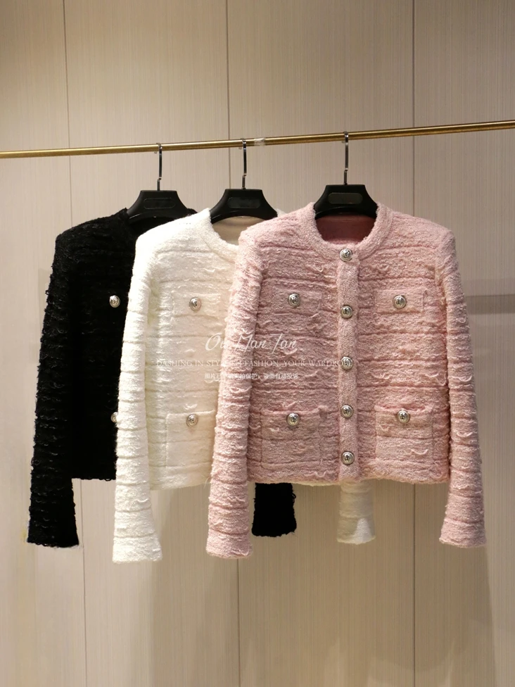 

Французская знаменитая белая розовая тканая вязаная утолщенная куртка с длинными рукавами и металлической пряжкой, осенне-зимняя модная короткая куртка, топы