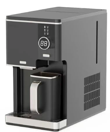 

Новая портативная домашняя машина для производства льда 2026 года с диспенсером для воды: горячей, холодной и ледяной (формы «пуля»)