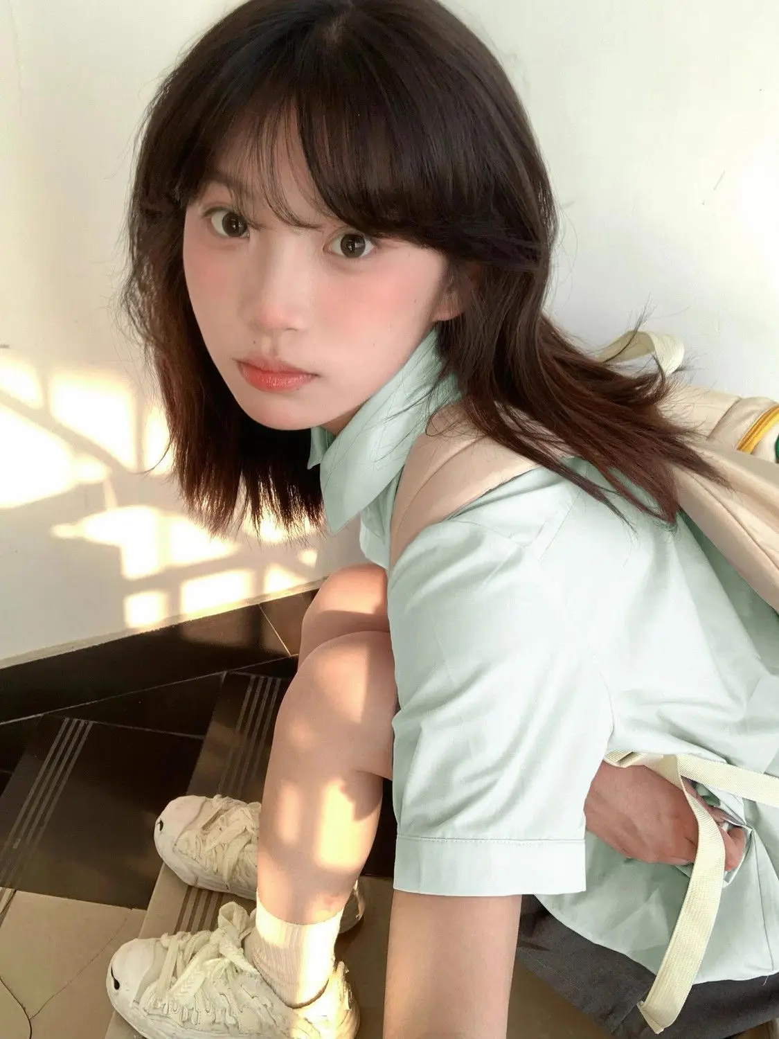 Chemises à manches courtes pour femmes, chemisier en maille imprimé artistique, Patchwork, tendance, Style de rue, moderne, minimaliste, boutonné, élégant, été