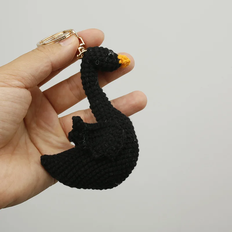 Kreativer Gehäkelter Gänse-Anhänger Handgefertigter Cartoon-Schlüsselanhänger Gestricktes Tier-Rucksack-Dekor Geschenk für Paare – Detail 4