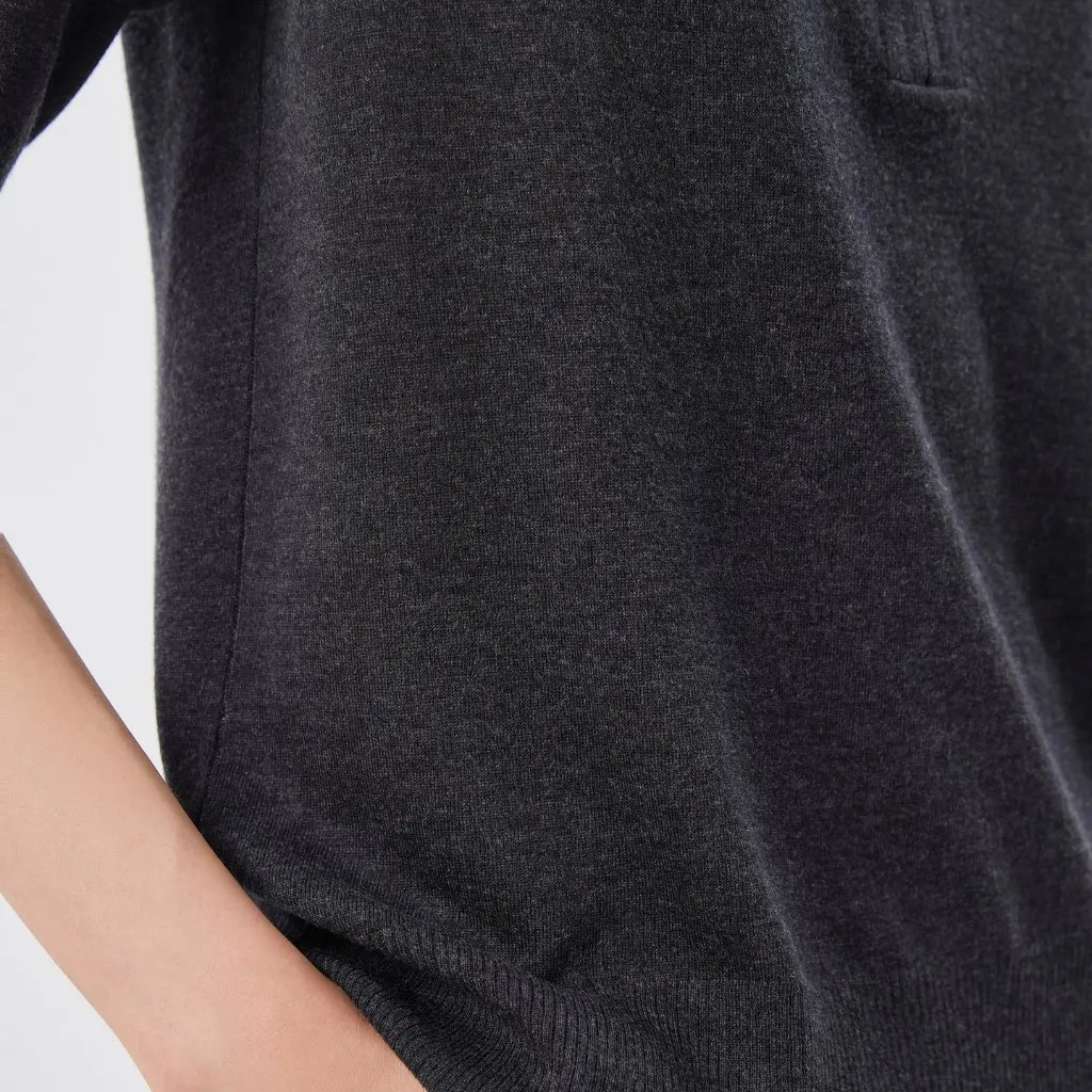 

Relaxed Fit Polo Collar Zipper Sweater Old Money Style Yarn Blend Wool 3 Colors Short Sleeve for Autumn U Quality F080612