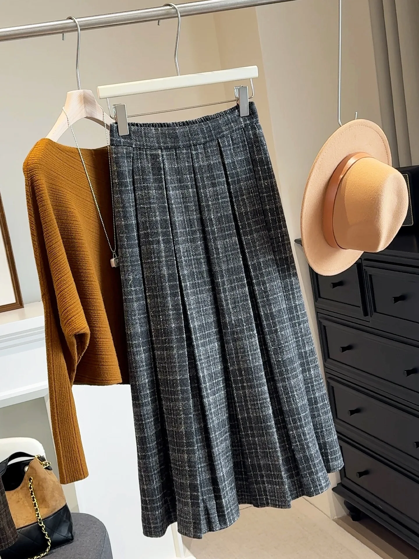 Autumn Winter Plaid Tweed Skirt For Women High Waist A-line Thicken Office Lady Korean Casual Fashion Mid-Calf Pleated Skirts