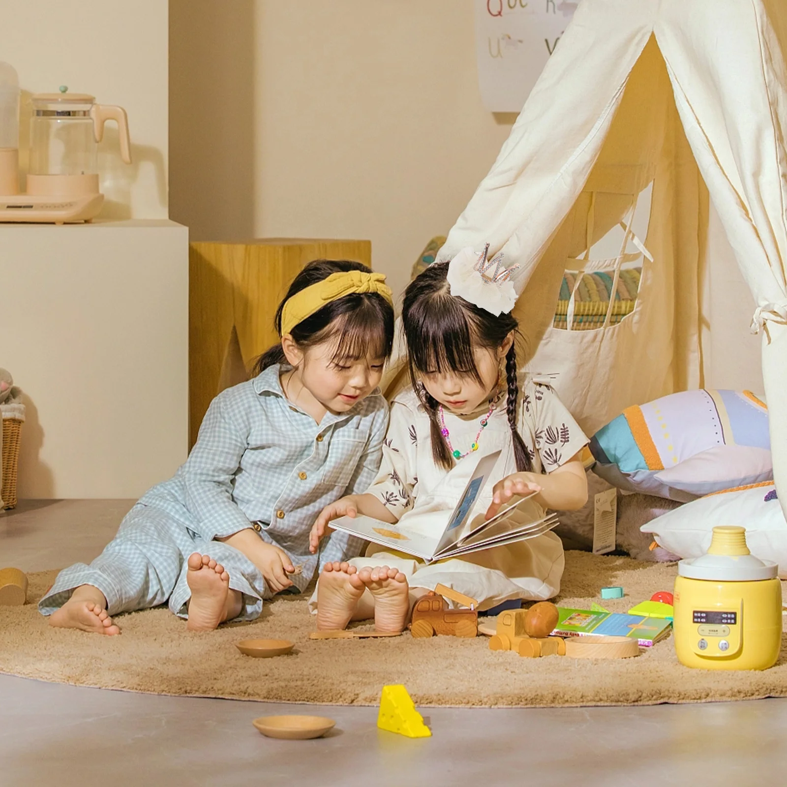 1 قطعة مشبك شعر على شكل تاج من حجر الراين إكسسوارات رائعة للفتيات باللون البيج المتين بتصميم رائع من حجر الراين #1