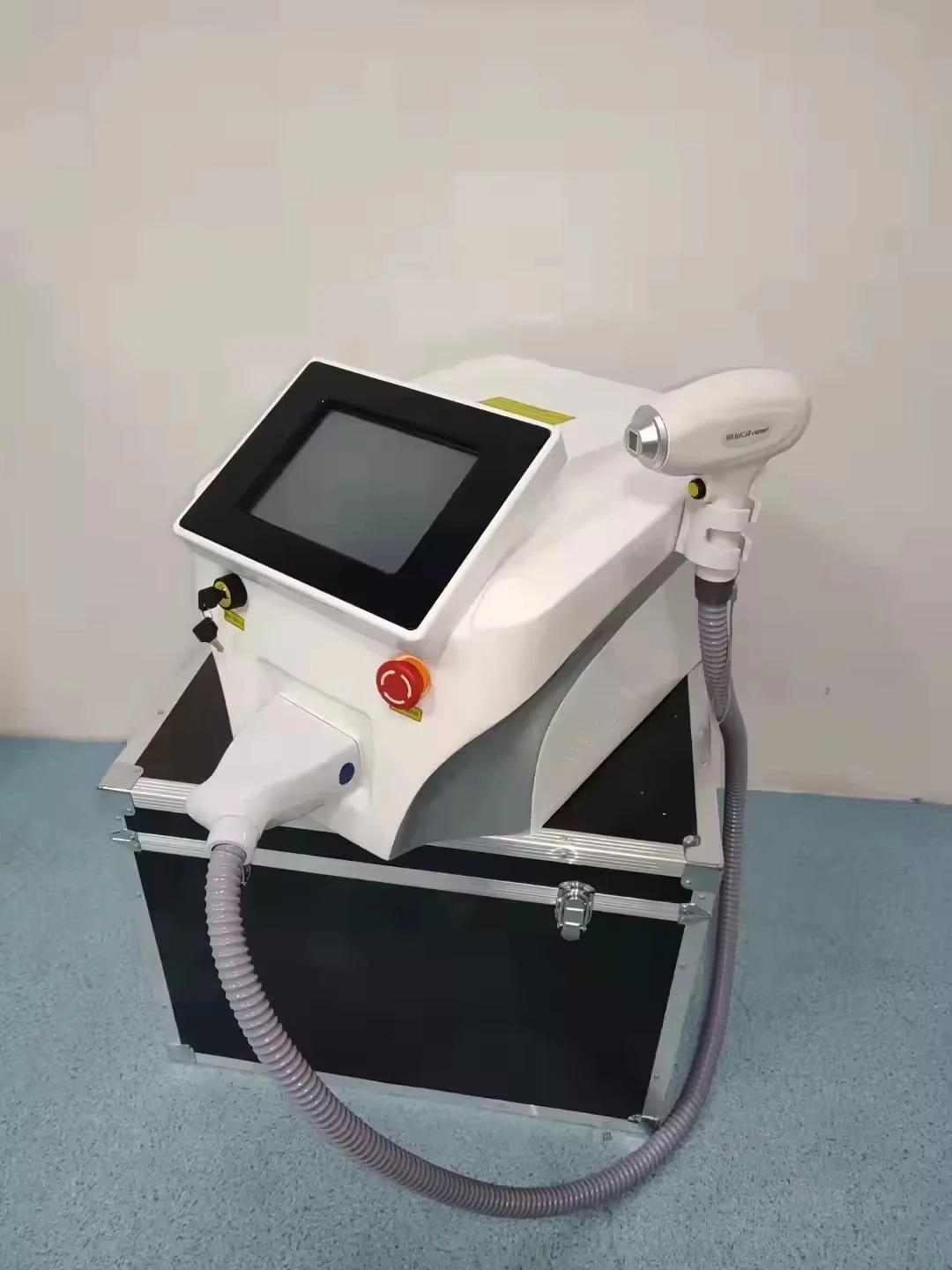 جهاز إزالة الشعر بالليزر ديود محمول 3500 وات عالي الجودة 3 أطوال موجية لإزالة الشعر غير المؤلم آلة إزالة شعر تجديد سطح المكتب