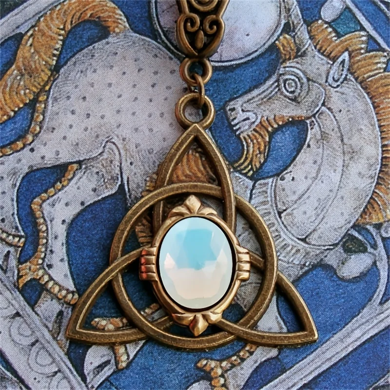 Vintage-Halskette mit dreieckigem, geometrischem, unregelmäßigem, eingelegtem, synthetischem Zirkon-Anhänger in Bronzefarbe für Damen, böhmisches Schmuckgeschenk