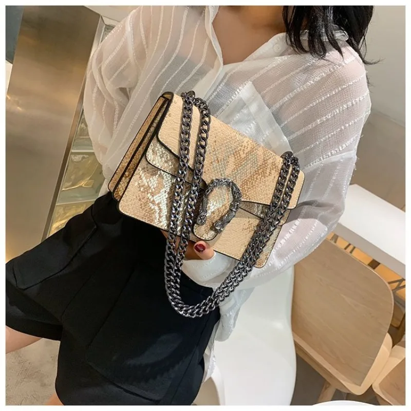 

Женская сумка для повседневного использования. Прочная и надежная сумка через плечо для занятий реалистом.