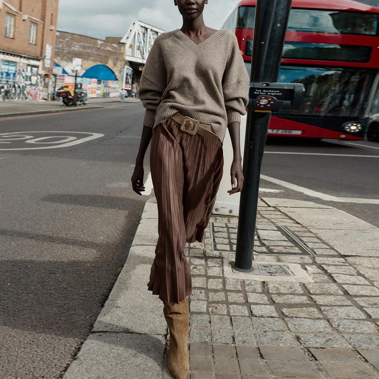 

Women's Velvet Effect Pleated Skirt with Belt Midi Skirt Stand Fit Daily Wear European Sle Z Brand 2025 Autumn New ...