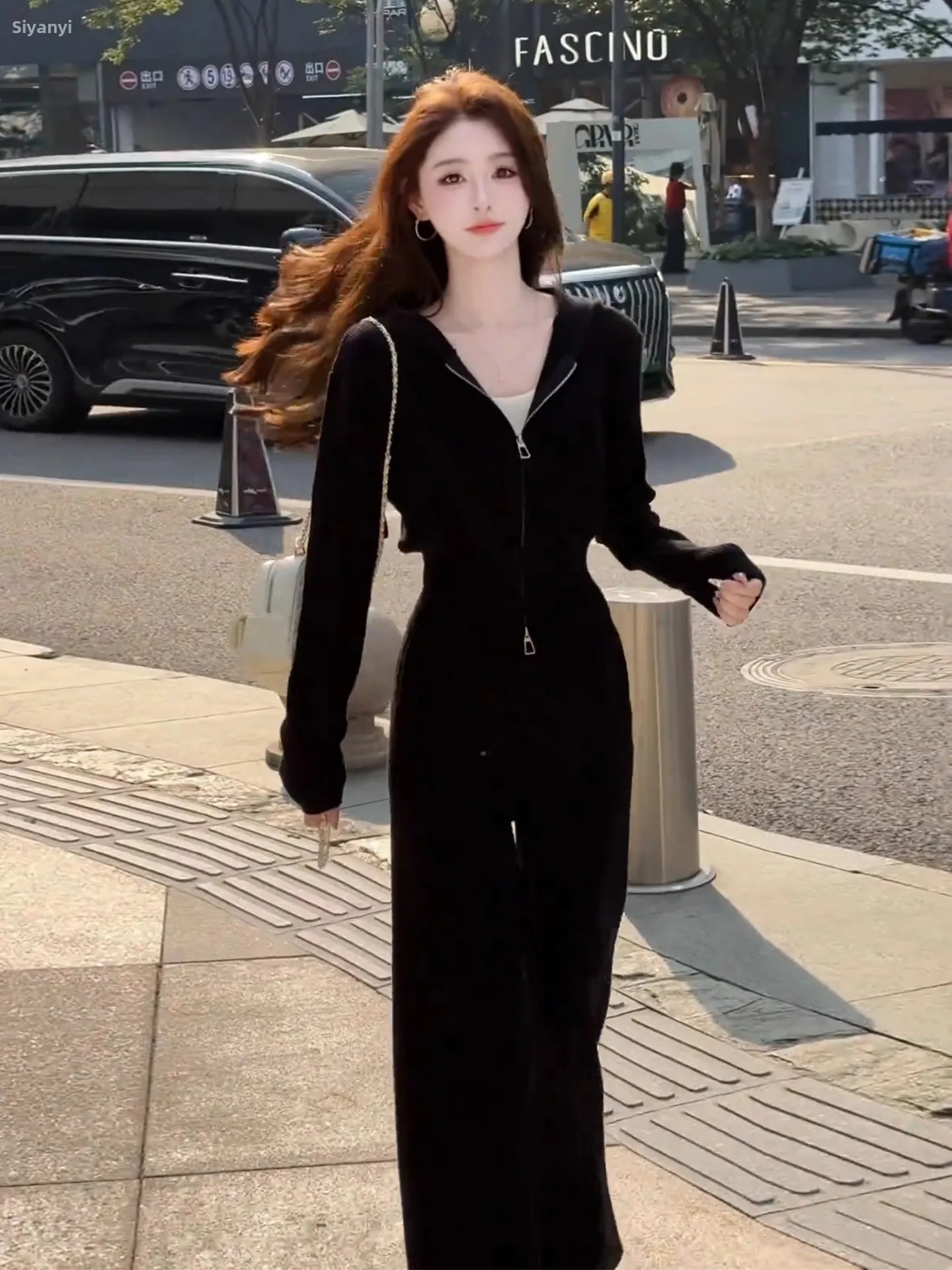 

Женский спортивный комплект из двух предметов: укороченная черная куртка и брюки с широкими штанинами, повседневный весенний наряд с эффектом утяжки талии