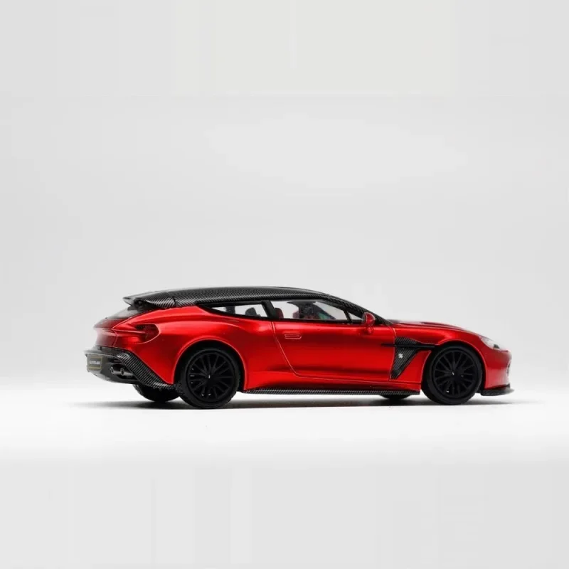 Король-модель 1:64 Aston Martin Vanquish Zagato, модель автомобиля из сплава, детская коллекция украшений, для детского новогоднего подарка.