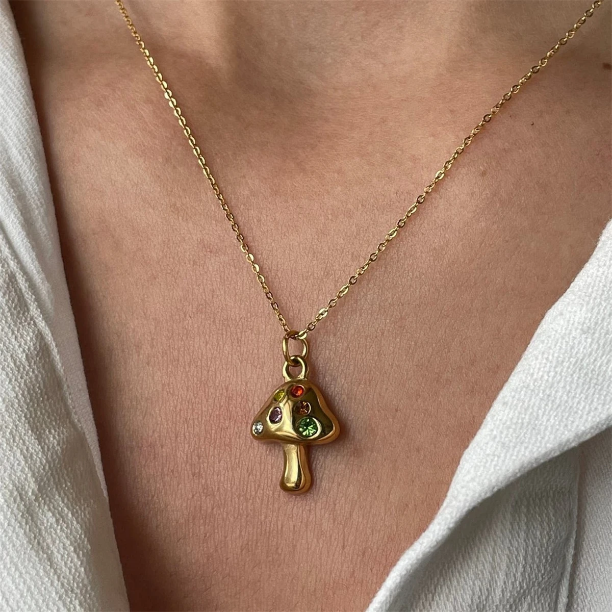 Stainless steel mushroom necklace with lucky symbol embedded in zirconium necklace, gold-plated and color preserving