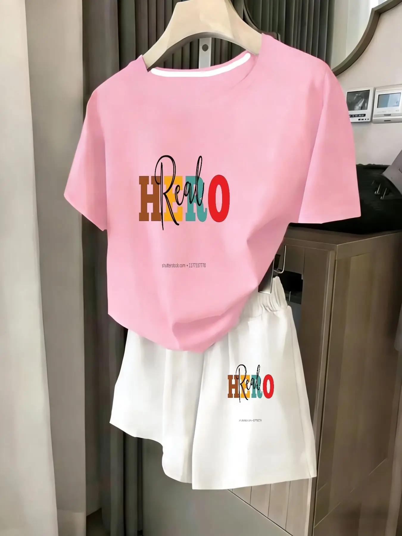 

Ladies 2-Piece Set Summer Beach Vacation Casual round Neck Short Sleeve Random Print T-Shirt Elastic Waist Shorts Suit Comfortab