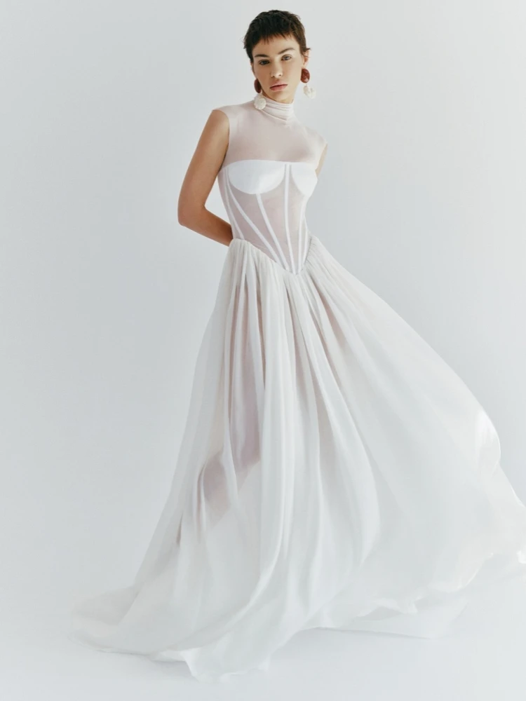 Nuovo abito lungo sexy a trapezio in rete senza maniche con collo alto da donna bianco trasparente pieghe abiti slim eleganti abiti da festa di nozze