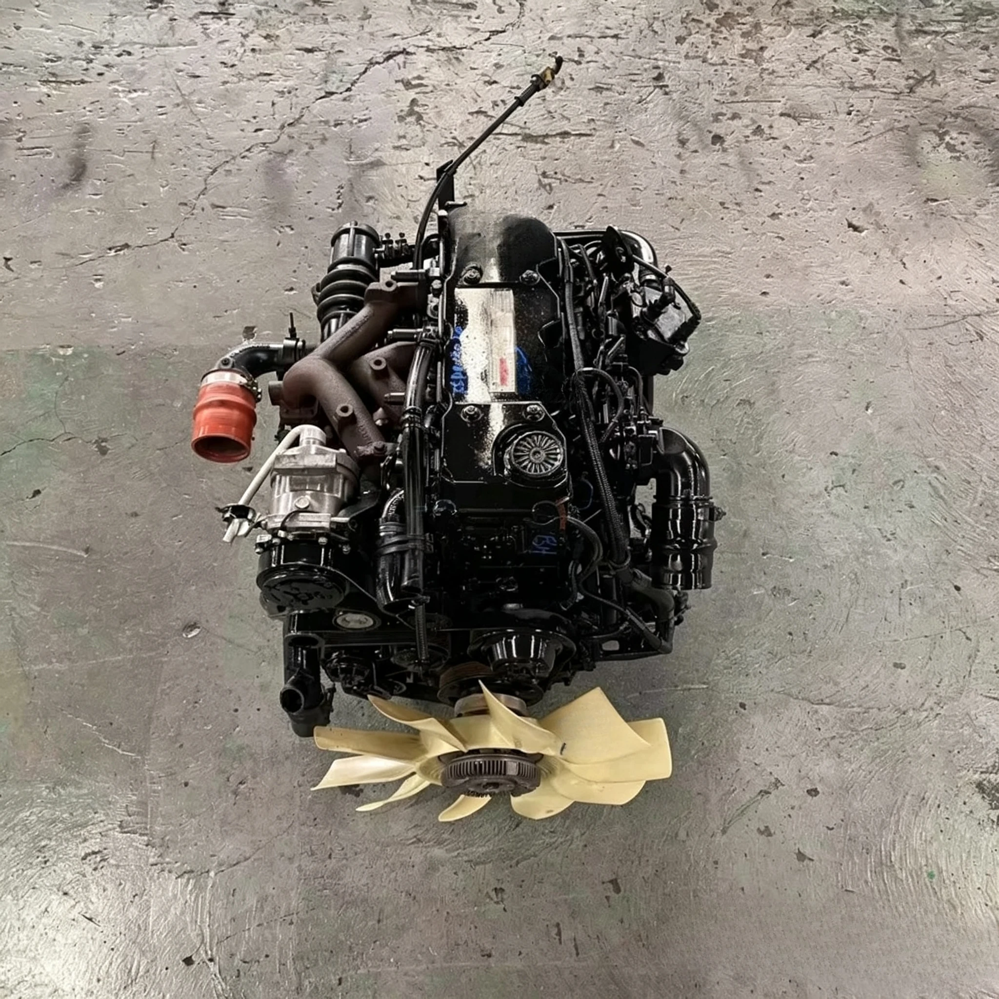 Used 6BT EFI common rail engine, high quality used engine assembly, suitable for series.