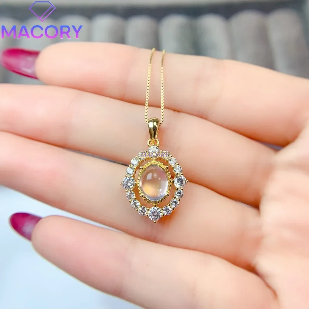 Natural Colour  Moonstone Pendant Necklace Made of 925 Sterling Silver for Women Luxurious and Exquisite Jewellery Necklace