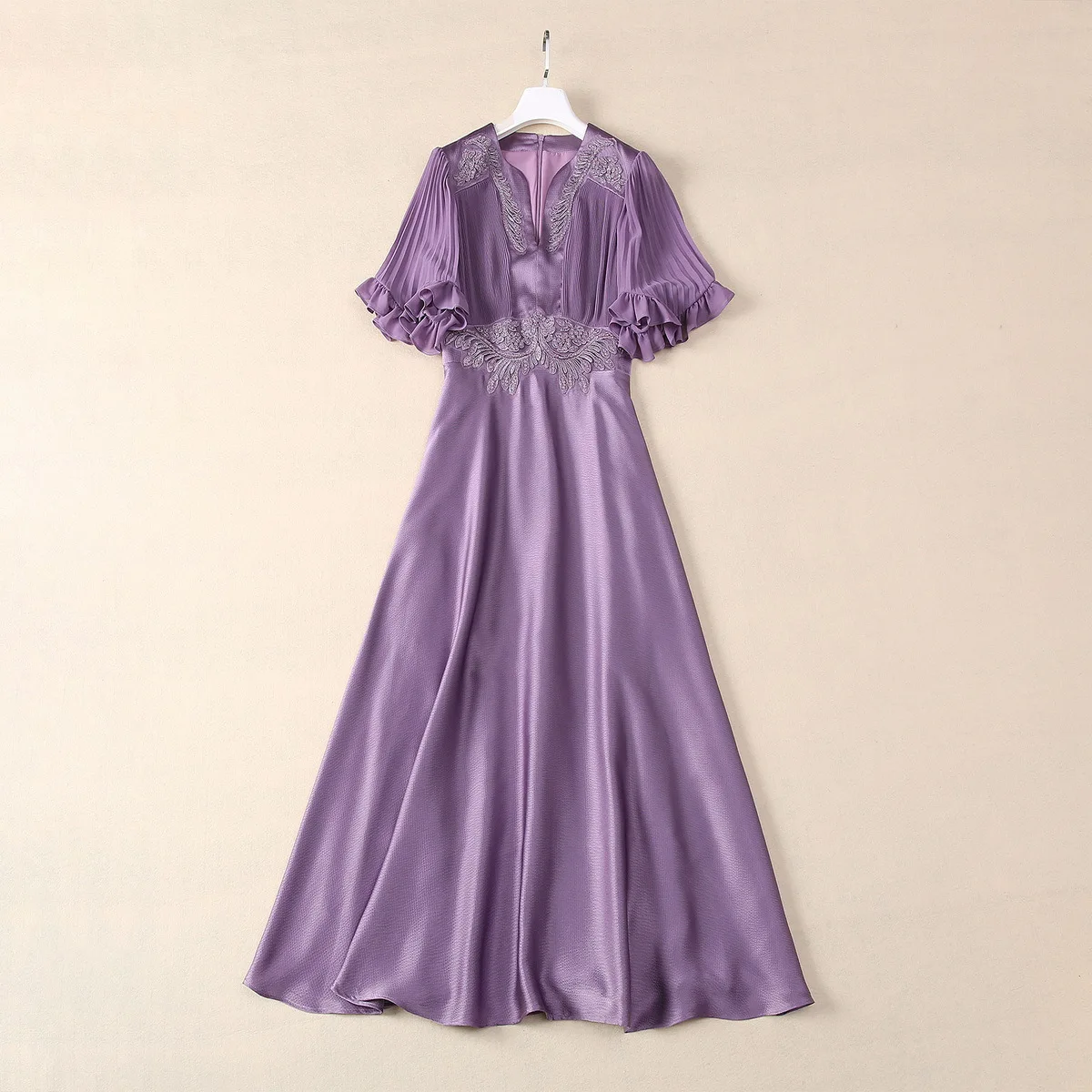 

Europe and the United States women's 2024 summer new V-neck Short sleeve studded bead embroidery purple fashion Pleated dress