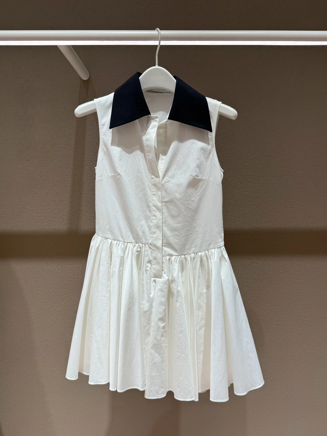 

Summer White Splice Color Shock Collar Waist Inward Dress High Waist A-Line Skirt Style Cotton Sleeveless Collar Dress