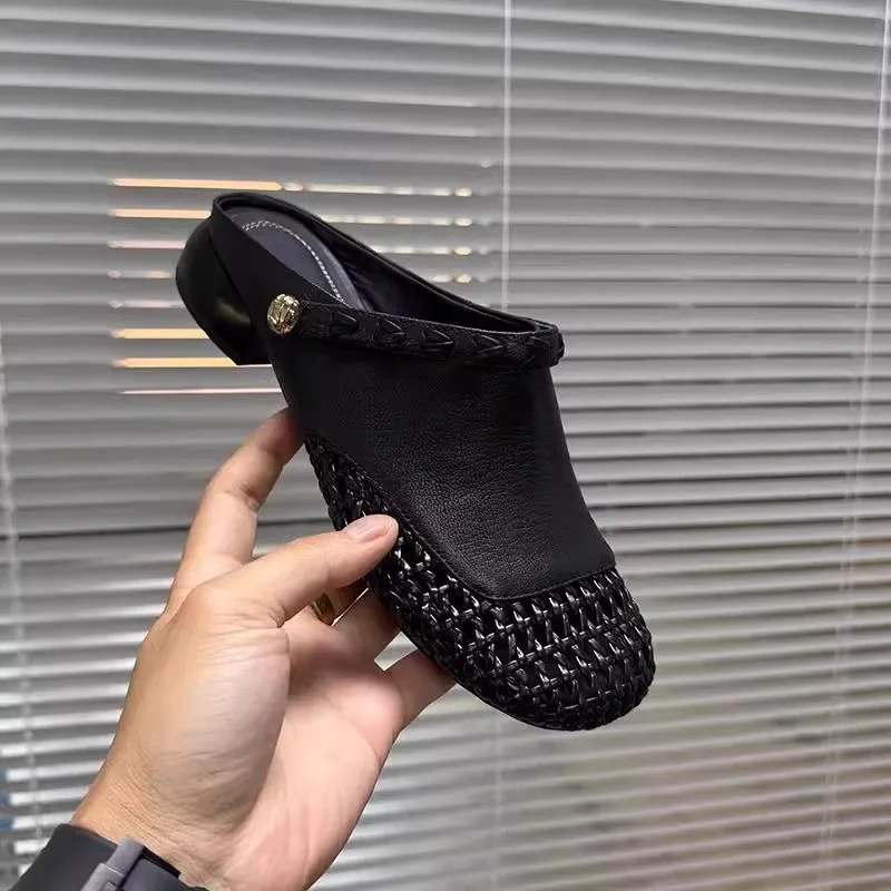 

Лето 2025 г., новые дышащие полые модные уличные тапочки, универсальные тканые тапочки с круглым носком Baotou Drag