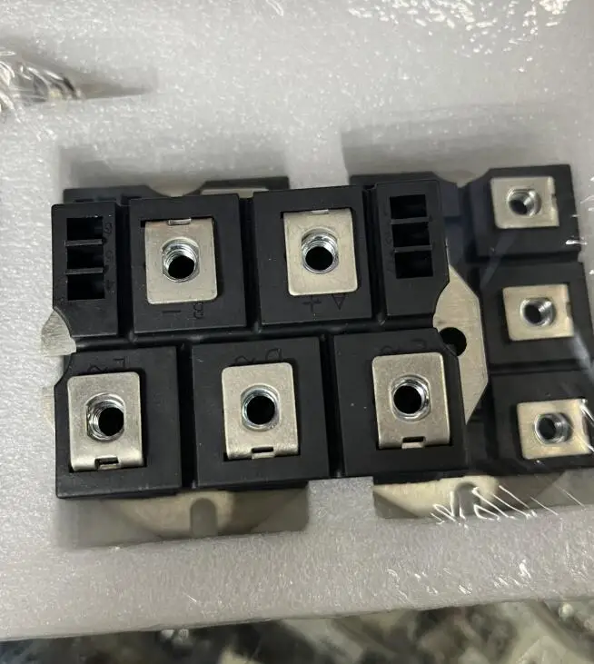 

VUO190-16NO7 VUO190-14NO7 VUO190-12NO7 VUO190-18NO7 VUO190-08NO7 Three phase rectifier bridge module NEW ORIGINAL STOCK