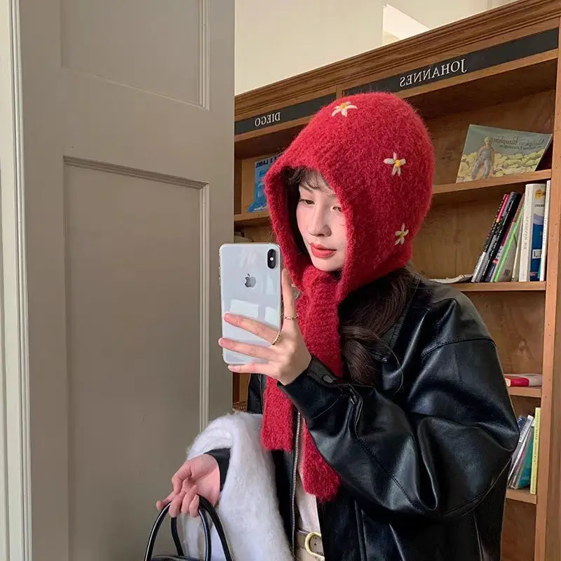 Topi Pullover Hangat Topi Bomber Bordir Bunga Topi Pelindung Telinga Serbaguna Modis Topi Rajut Tebal Topi Rajut Pakaian Jalanan