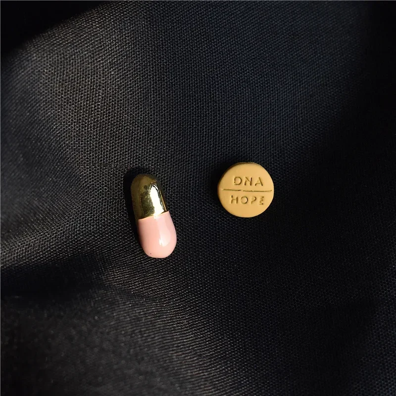 Mini Medicine Stud Earrings for Women Girls Asymmetric Korean Cartoon Capsule Tablet Cute Earrings Fashion Jewelry Accessories
