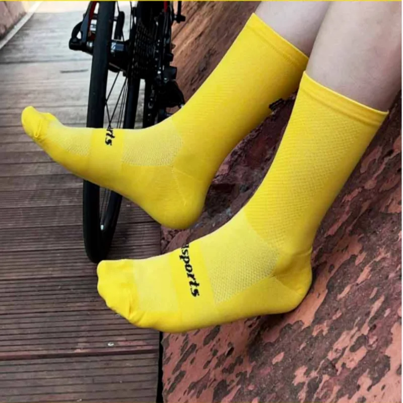 

Lightweight Breathable Quick Drying Mid-tube Cycling Equipment men's and women's Socks