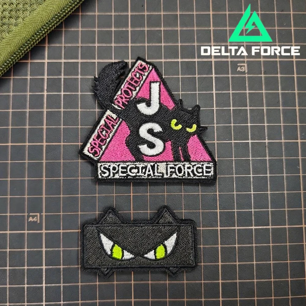 เข็มกลัดติดเสื้อการ์ตูนรูปแมว Delta Force May Xiaowen สำหรับคอสเพลย์ ตกแต่งกระเป๋า เครื่องประดับแฟชั่น อุปกรณ์ประกอบงานปาร์ตี้