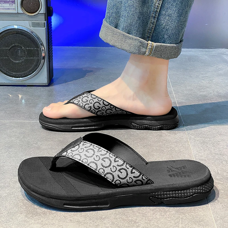 YRZL Sandali da uomo Scivoli estivi con suola morbida Infradito leggere antiscivolo Scarpe da spiaggia casual Pantofole da uomo Comode all'aperto