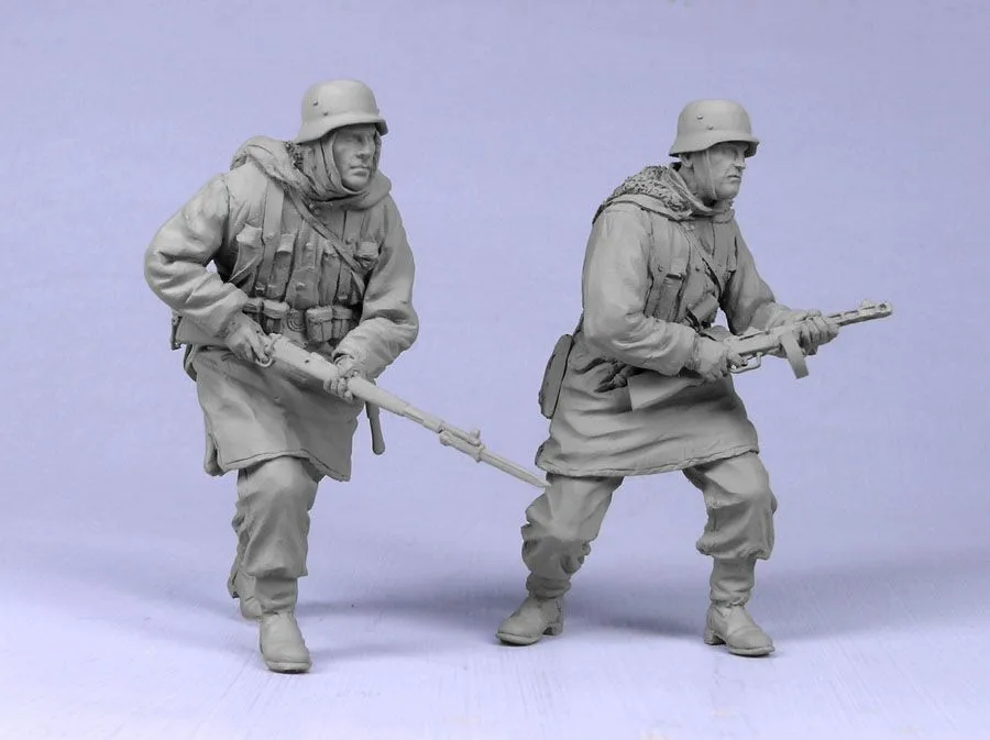 

1:35 Ratio Of Die-cast Resin 2 Individual Soldiers Need To Assemble And Color By Themselves