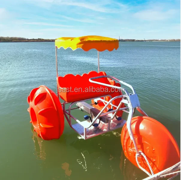 

Оборудование для водных видов спорта на открытом воздухе - трехколесный водный велосипед с 3 большими колесами, педальным приводом и тентом, для парков развлечений и использования на море, из ПЭ-материала