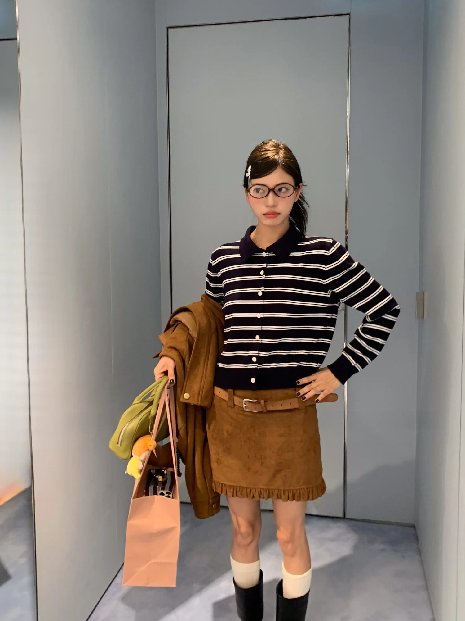 

Вязаный полосатый кардиган Miu пятого поколения для женщин: укороченный, с эффектом похудения, осенняя мода